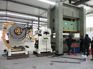 Produzione materiale a macchina di raddrizzamento dello scaffale della lamina di metallo dell'alimentatore del rullo